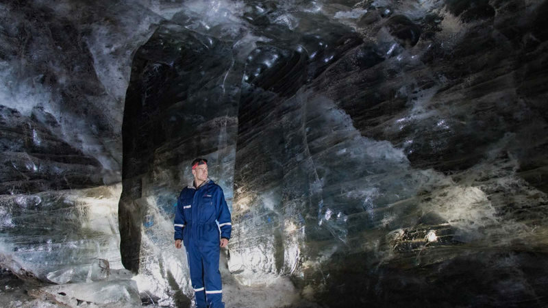 Langjokull ice cave and snowmobile tour from Gullfoss - Learning to ride before crossing the ice
