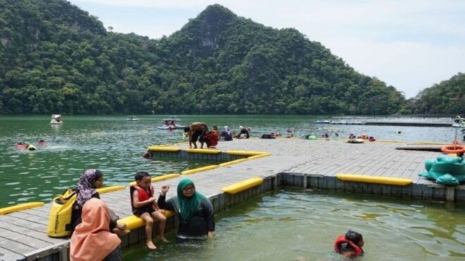 Langkawi: Island Hopping Packages (Sharing Boat) - Live Tour Guide