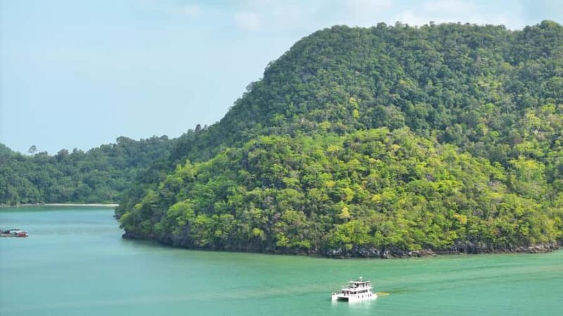 Langkawi: Sunset Cruise with BBQ Dinner & Unlimited Drinks - The Water Activities: Kayaking, Paddleboarding, and Jacuzzi