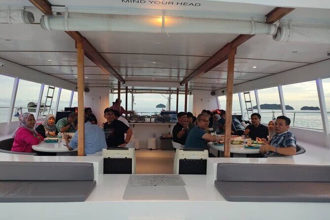 Langkawi Sunset Cruise with Buffet Dinner Jacuzzi & Hotel Pick up - Who Is This Tour Best Suited For?