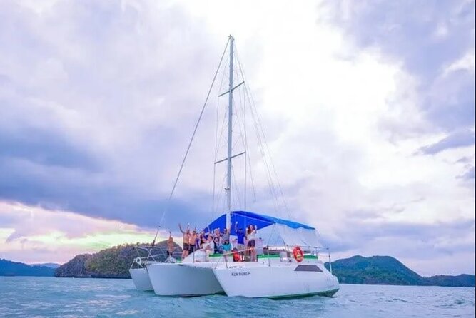 Langkawi : Sunset Dinner Cruise Including Hotel Transfer -Sharing - Meeting and Pickup