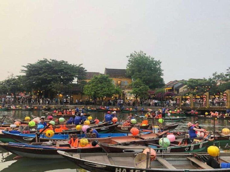 Lantern Release and Night River Boat Experience in Hoi An - Itinerary