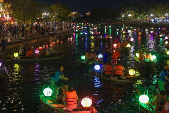 Lantern Release and Night River Boat Experience in Hoi An - Customer Reviews