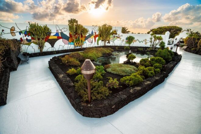 Lanzarote: César Manrique Foundation and Cactus Garden Tour - Full Description