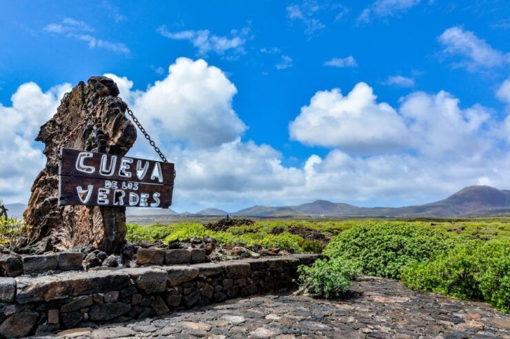 Lanzarote: Cueva De Los Verdes & Jameos Del Agua Guided Tour - Tour Highlights