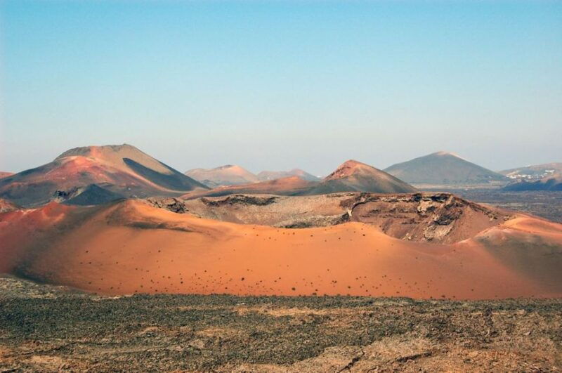 Lanzarote: Guided Day Trip to Timanfaya Park & Lago Verde - Itinerary Highlights
