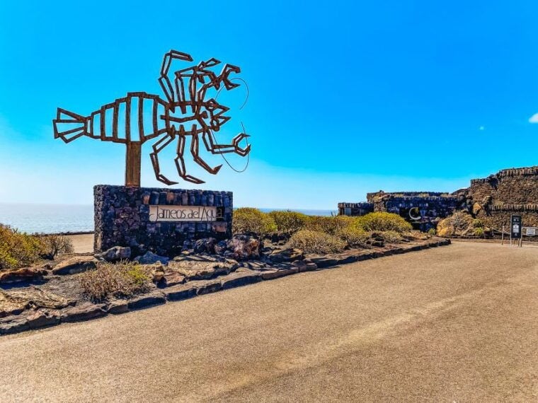 Lanzarote: Legacy of César Manrique Guided Tour - Tour Inclusions and Experience