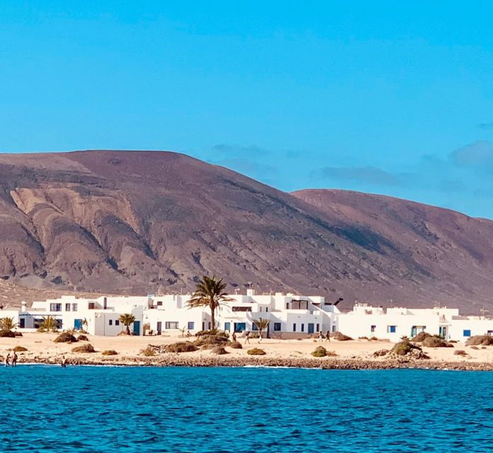 Lanzarote: Return Ferry to La Graciosa With Bus Pickup - Activity Details