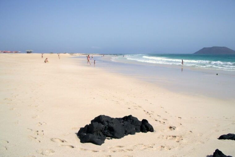 Lanzarote: Return or 1-Way Ferry to Fuerteventura With Wifi - Destination Highlights