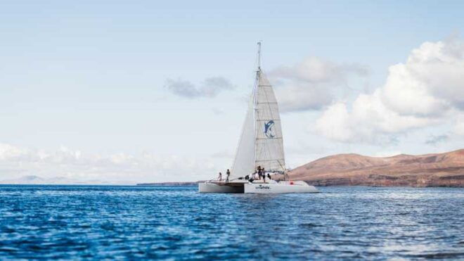 Lanzarote Sunset Experience With Dolphin Spotting - Eco-Friendly Features