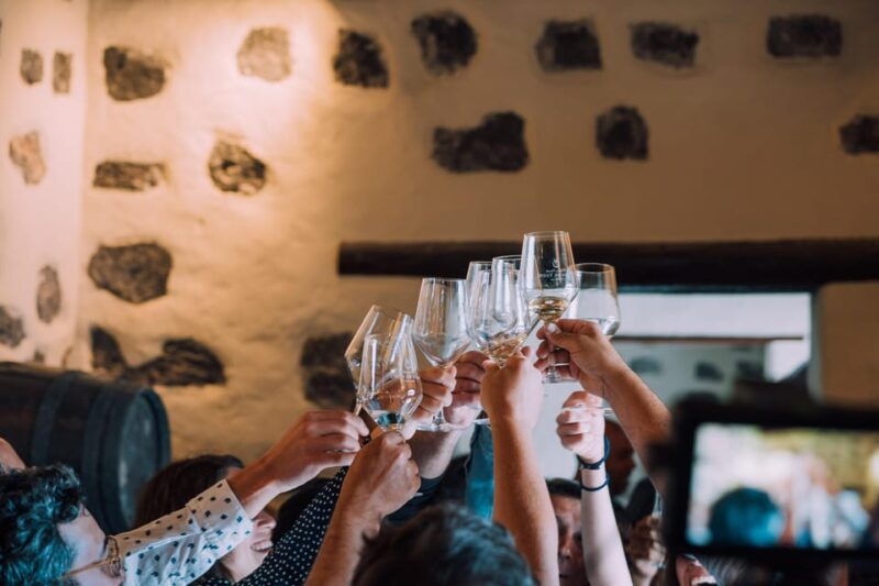 Lanzarote: Sunset Vineyard Tour With Wine and Chocolate Tasting - Good To Know