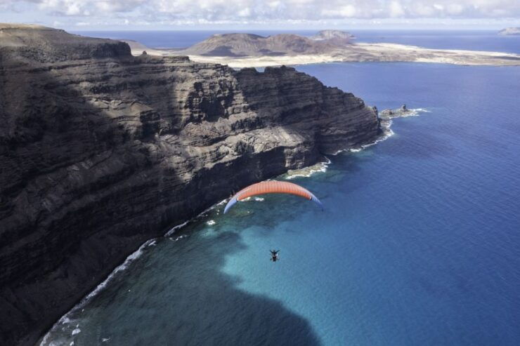 Lanzarote: Tandem Paragliding Flight Over Lanzarote - Experiencing Freedom in the Air
