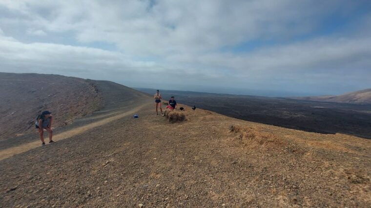 Lanzarote: Timanfaya Natural Park Trekking Tour - Tour Experience