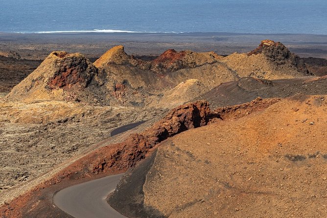 Lanzarote Volcanoes Small Group Guided Tour - Hotel Pickup and Drop-off Included