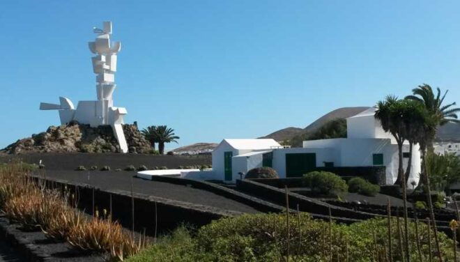 LANZAROTE'S VOLCANIC ESSENCE TOUR FROM FUERTEVENTURA - Timanfaya National Park