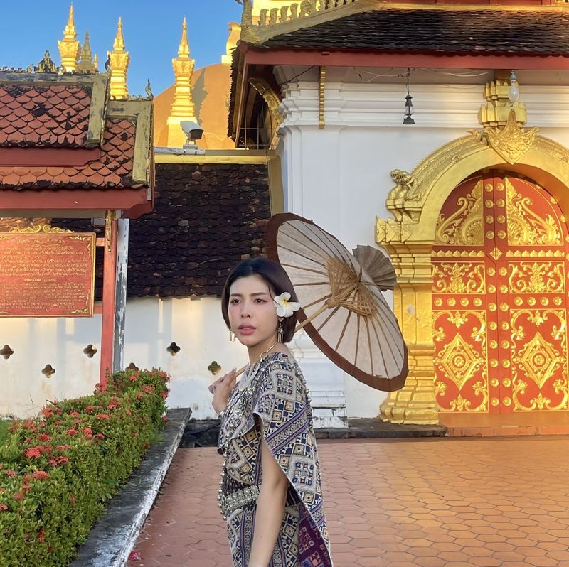Laos Traditional Costume Photo Tour in Vientiane - Key points to know