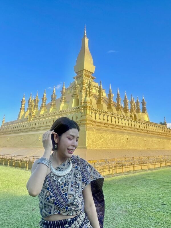 Laos Traditional Costume Photo Tour in Vientiane - What the price gets you