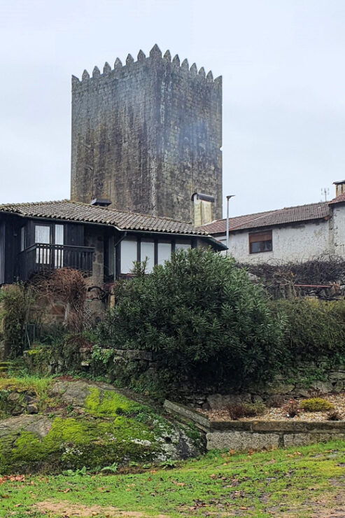Lapela: Castle and Village Guided Tour - Historical Significance of Lapela