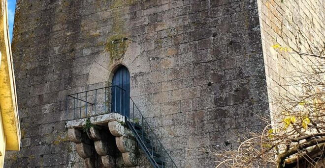 Lapela: Castle and Village Guided Tour - What to Expect During the Tour