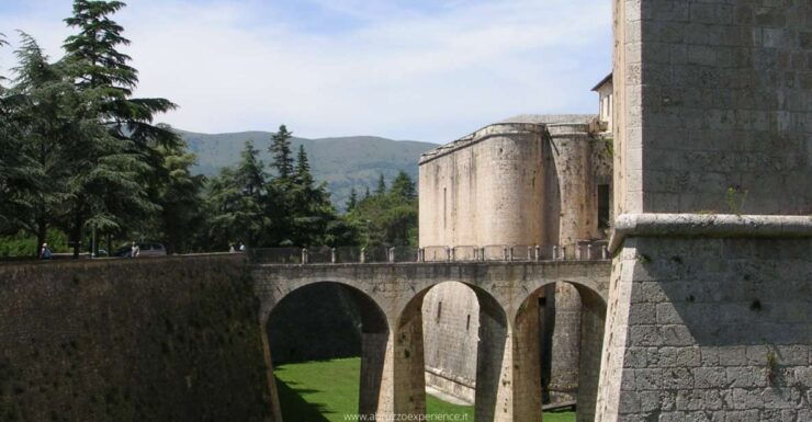 LAquila of the Mysteries: 3-Hour Walking Tour (from Rome) - Price and Duration