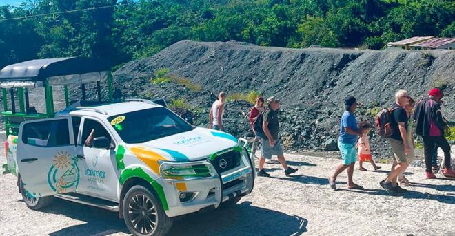 Larimar Mine and Playa Paraiso Beach Day Trip - Tour Experience
