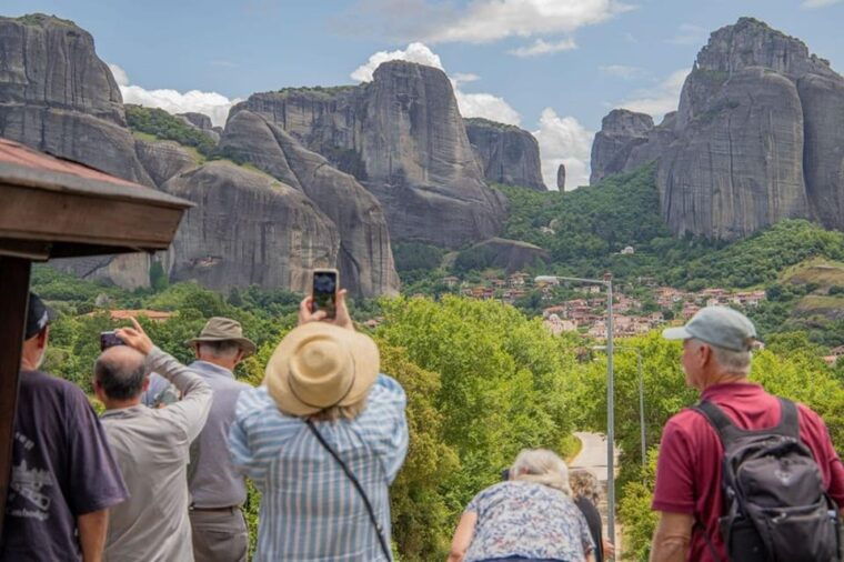 Larissa, to: Meteora private tour, from 1 to 17pax. - FAQ