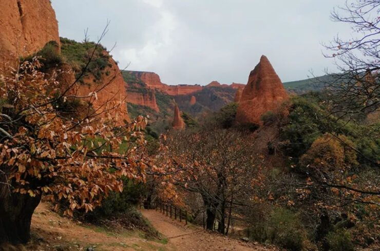 Las Médulas: Guided Walking Tour - Booking Information for the Tour