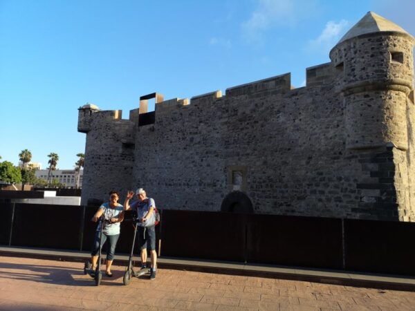 Las Palmas Exploring: Walking Guided City Adventure - Accessibility Information