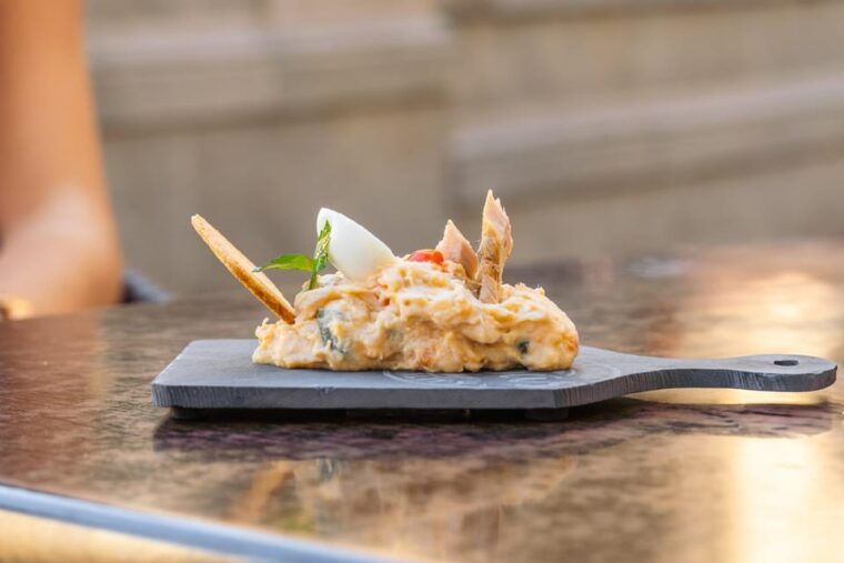 Las Palmas: Gourmet Tapas and Wine Tour in the Old Town - Customer Feedback and Ratings