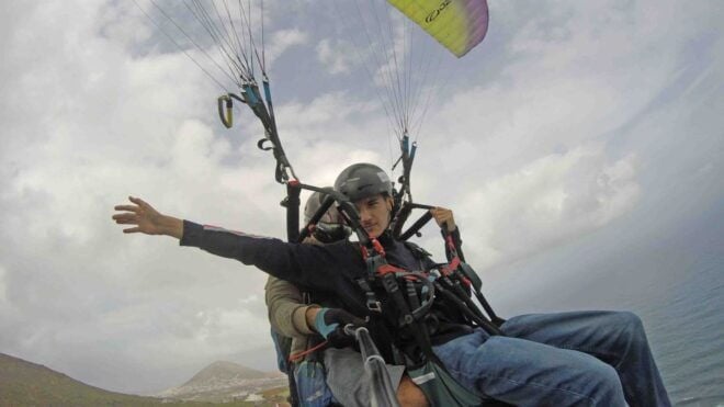 Las Palmas: Paragliding Tandem Flight With Instructor - Restrictions for Participants