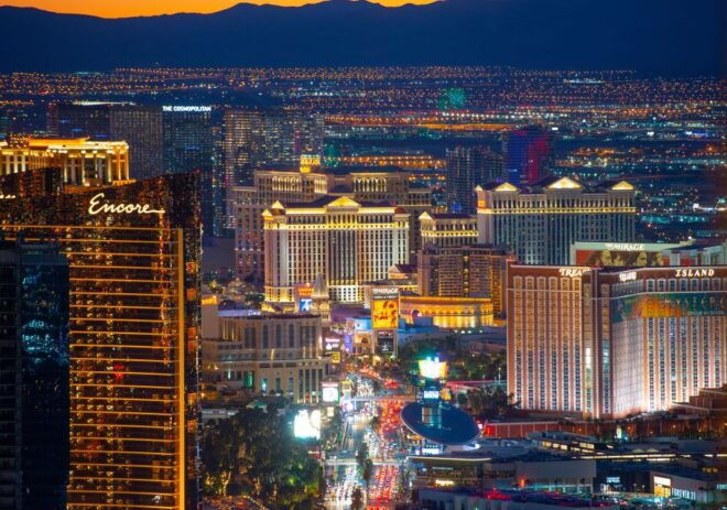 Las Vegas 2-Day Grand Canyon Railway Bearizona Meteor Crater - Day 2 Itinerary