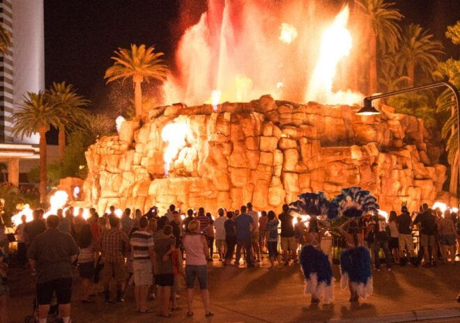 Las Vegas: Bright Lights City Tour With High Roller Ticket - Tour Experience