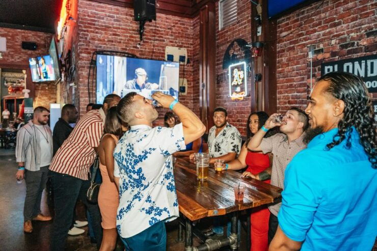 Las Vegas: Club Crawl and Party Bus With Free Drinks - Activity Details