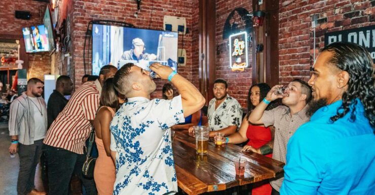 Las Vegas: Club Crawl and Party Bus With Free Drinks - Experience Highlights