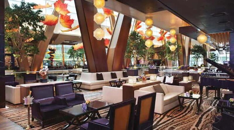 Las Vegas: Club Crawl with Party Bus, Drinks, and Fast Entry - What Makes This Tour Stand Out?