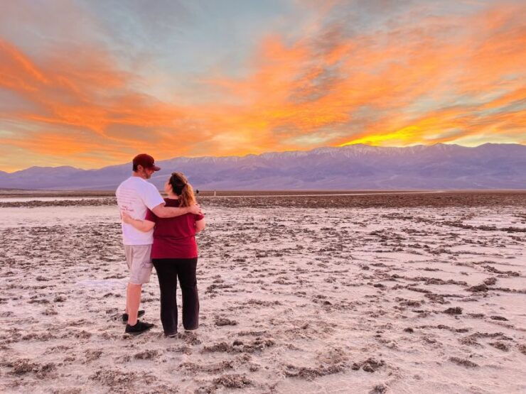 Las Vegas: Death Valley Day Trip W/ Stargazing & Wine Tour - Experience Highlights