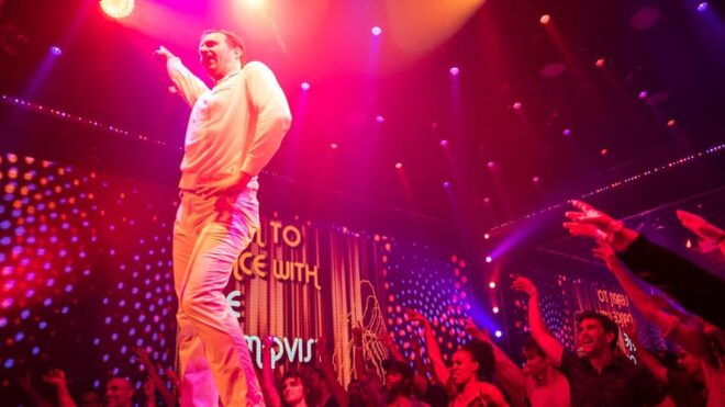Las Vegas: DiscoShow at the LINQ Hotel - Disco Attire