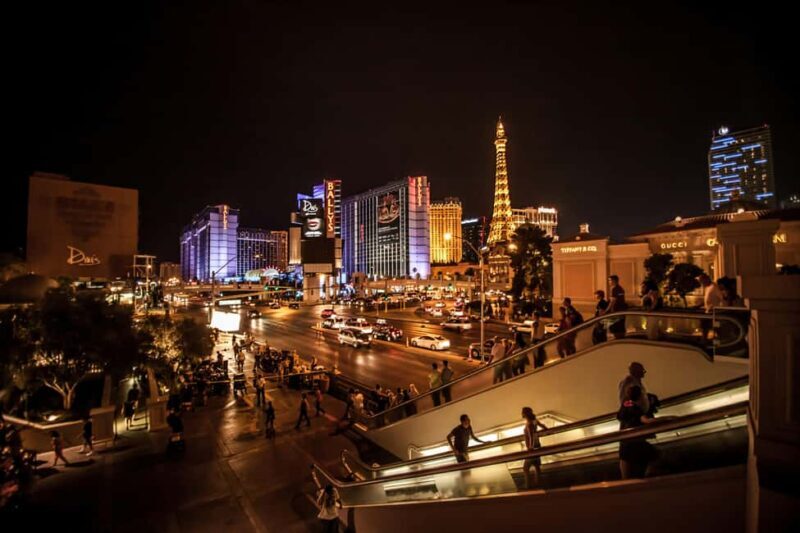 Las Vegas: Downtown Walking Tour with Local Guide - Final Thoughts: Who Will Love This Tour?