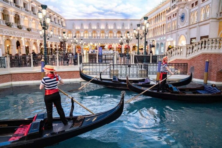 Las Vegas: Entry to Madame Tussauds With a Gondola Cruise - Experience Highlights