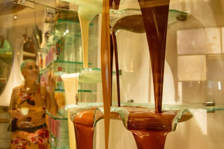 Las Vegas: Foodie Walking Tour on the Strip With Tastings - Tour Experience