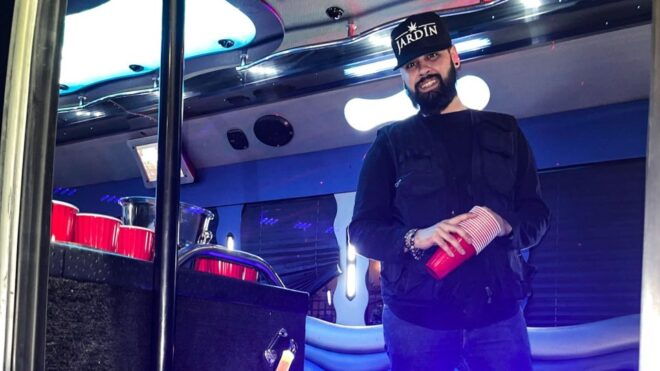 Las Vegas: Fremont Street Party Bus and Bar Crawl - Booking Details