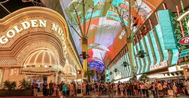 Las Vegas: Fremont Street Walking Tour by Night - Group Size and Language