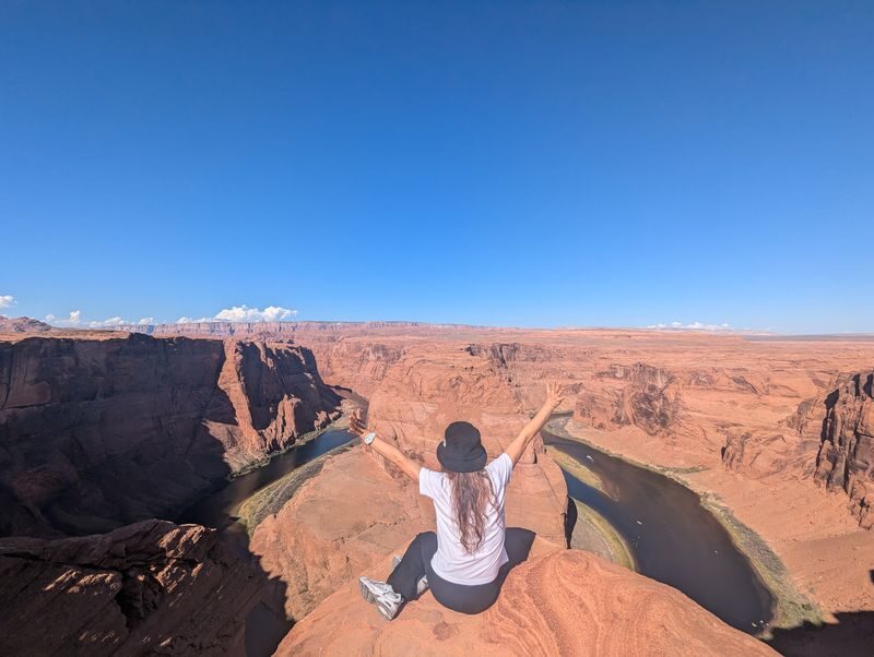 Las Vegas Grand Canyon & Antelope Canyon Small Group Tour - What the small-group setup really means