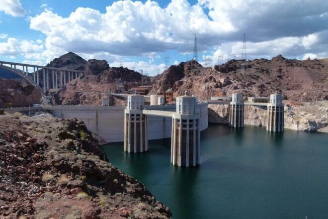 Las Vegas: Hoover Dam, Craft Beer & Comedy Show Tour - Hoover Dam Visit