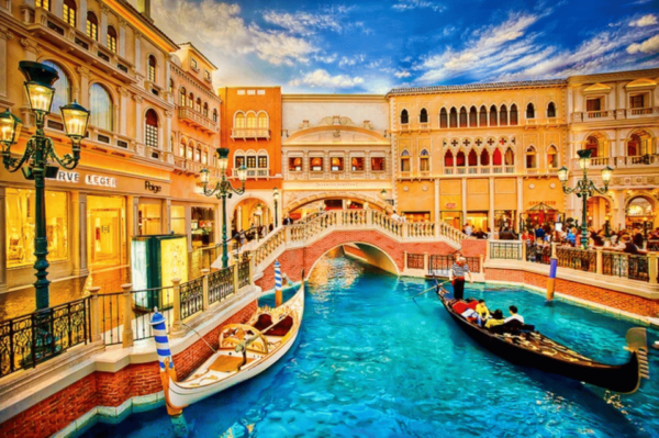 Las Vegas: Night City Tour With Hotel Pickup - What to Expect on the Tour