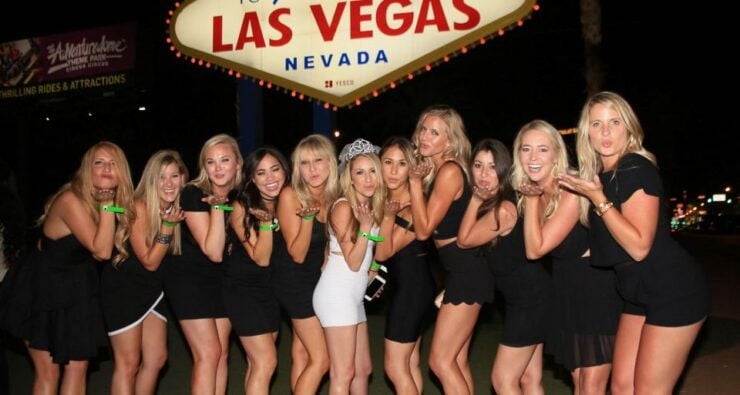 Las Vegas: Nightclub and Bar Crawl With Party Bus and Drinks - Activity Details