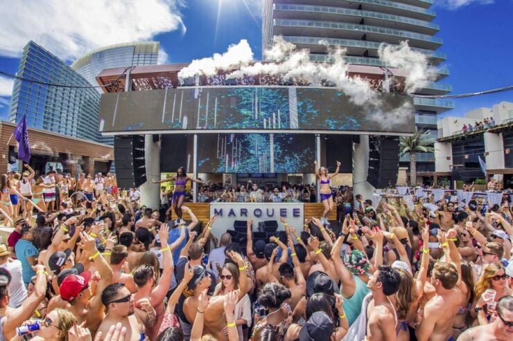 Las Vegas Pool Party Crawl by Party Bus W/ Free Drinks - Activity Details