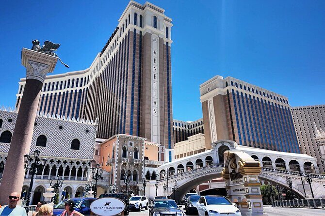 Las Vegas Sightseeing Tour with Photo Stops - Group Size and Practical Considerations