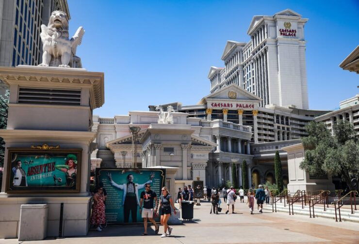 Las Vegas Strip Walking Tour With High Roller - Itinerary and Highlights