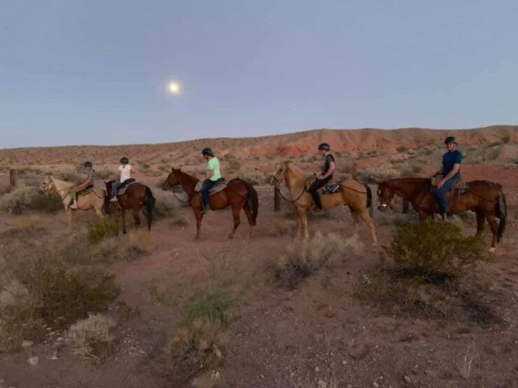 Las Vegas: Sunset Horseback Riding Tour With BBQ Dinner - Experience